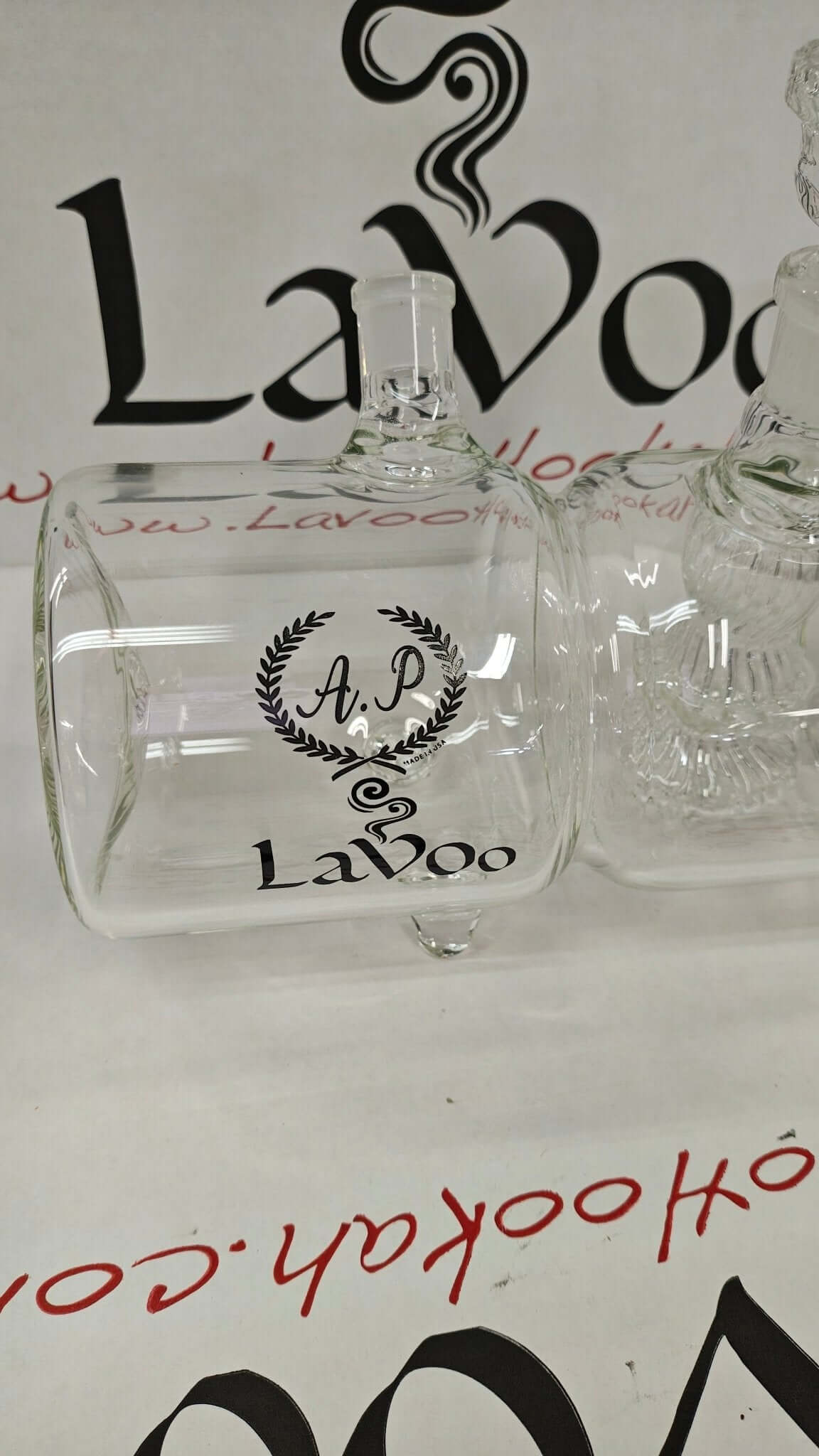 Lavoo MP5X Artist Signature Glass Hookah – A Signature of Craftsmanship and Elegance - Lavoo